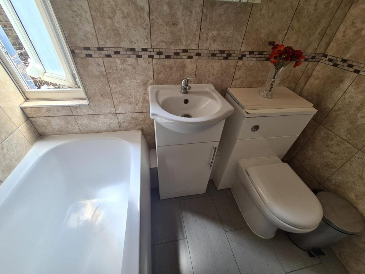 "Bright & Spacious" 3 Bedroom Flat By Kings Cross, St Pancras Station!!!!64 London Exteriör bild